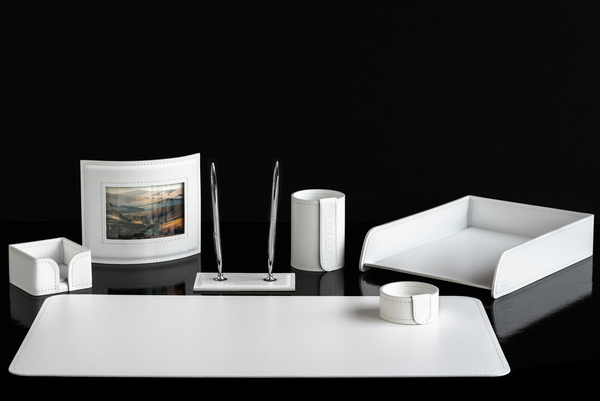 Набор на стол руководителя 7 предметов из кожи цвет белый №151