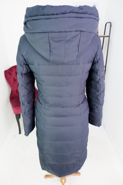 Пальто зимнее с капюшоном, визуально на 42 размер