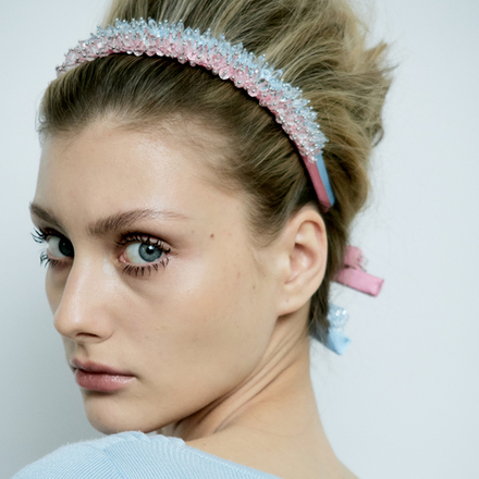 Ободок розовый с декором хрусталь