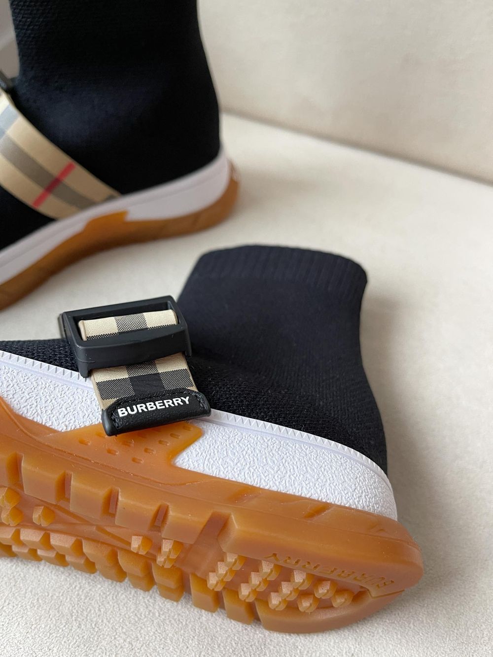 Кроссовки Burberry