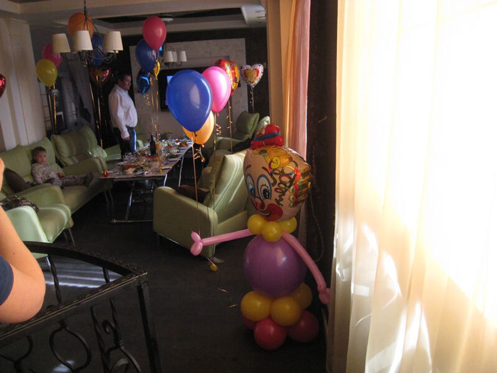 Оформление воздушными шарами детских и школьных праздников