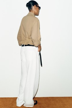 ZARA КОРОТКАЯ КУРТКА С ПОДВЕРНУТЫМИ РУКАВАМИ, ПЕСОЧНЫЙ