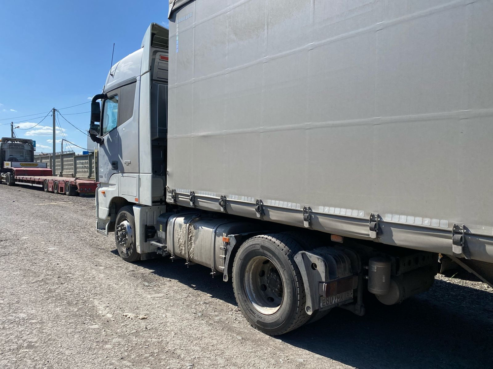 Foton AUMAN 4x2 Седельный тягач BJ4189SLFKA (Дизельный, 11,8 л, 470 л.с. АТ)