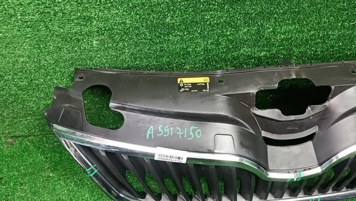 Решетка радиатора Skoda Rapid 1 (2012-2020)