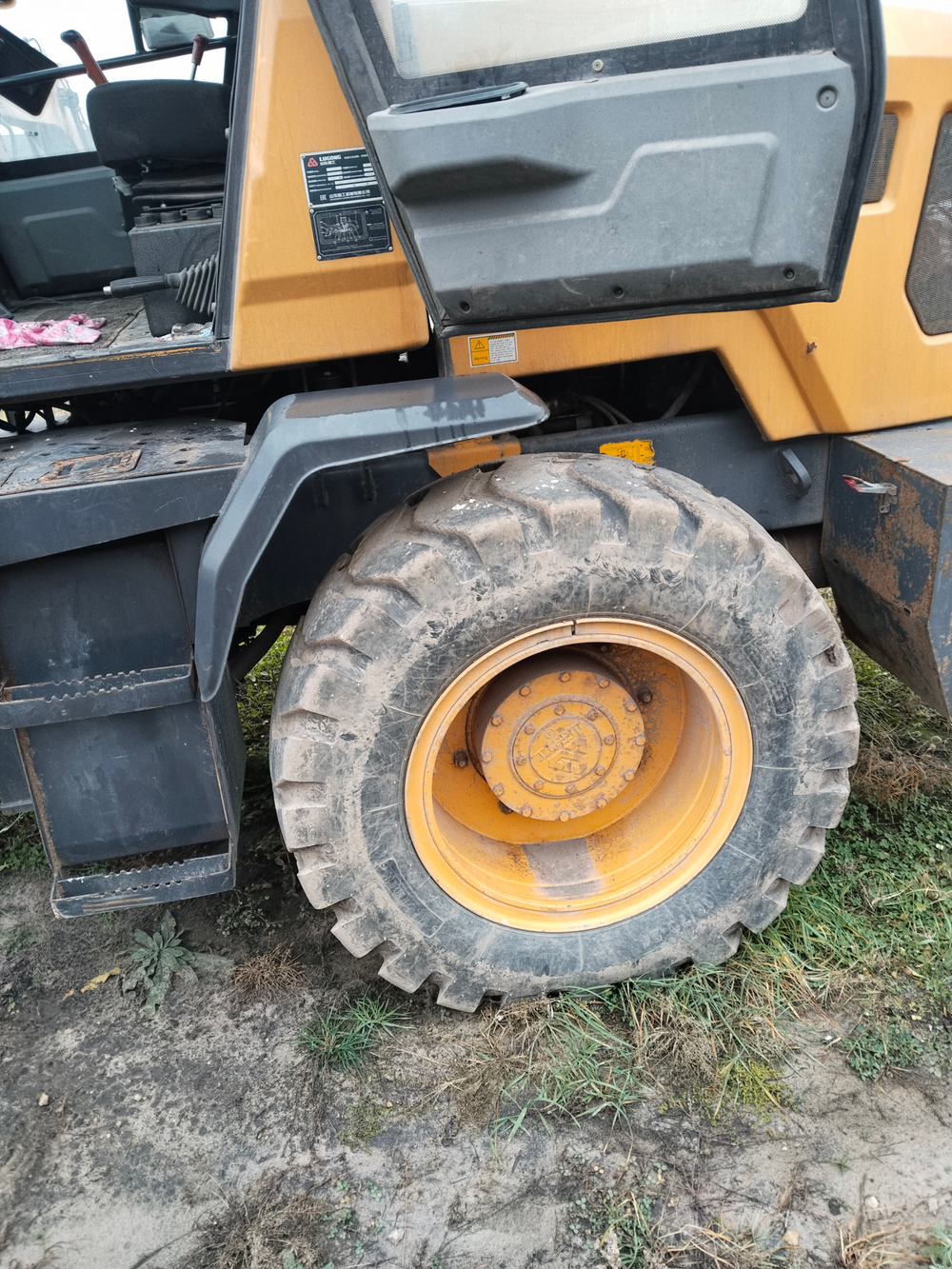 LUGONG TITAN ZL30 Фронтальный погрузчик ZL30G (4,5 л. 99,3 лс)