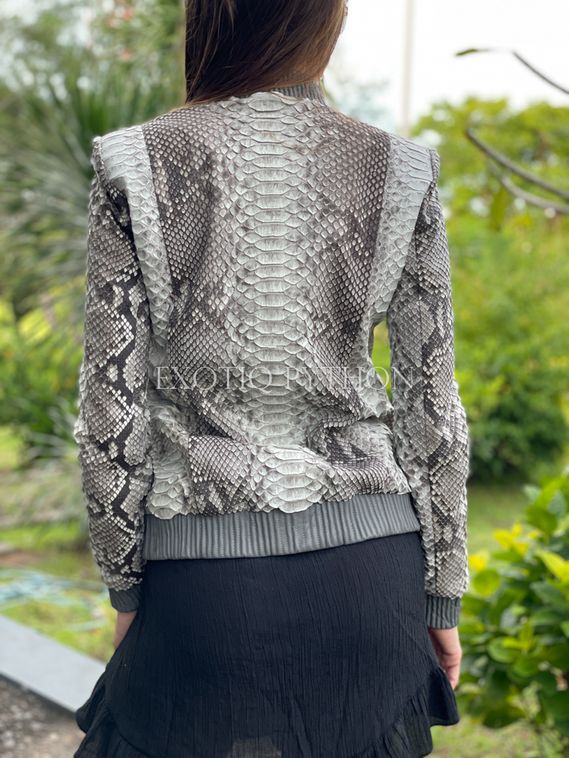 Женская куртка-бомбер из кожи питона JT-95