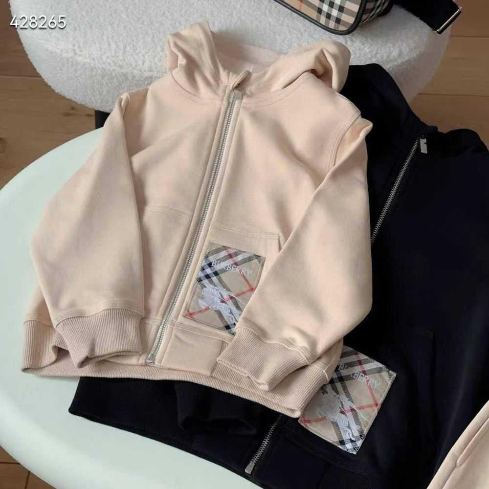 Костюм Burberry