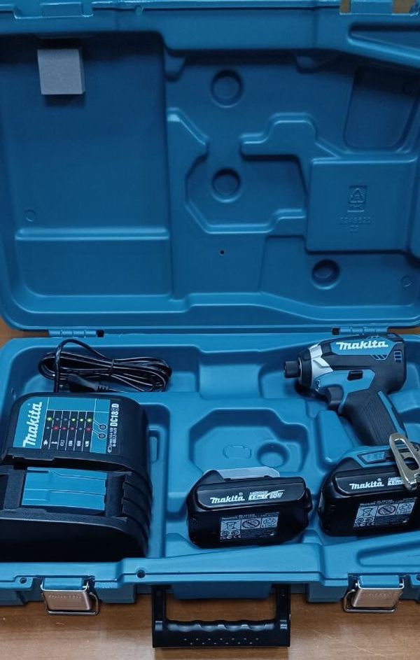 Аккумуляторный ударный шуруповерт Makita DTD154SYE