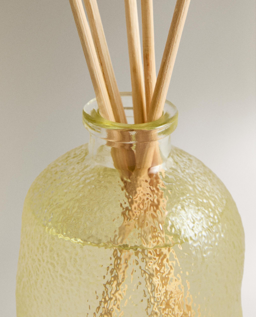 Zara Home Аромадиффузор Vetiver Melon 180 мл, тростниковые палочки микадо, аромат древесный, Коричневый