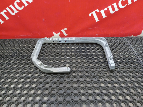 Кронштейн крыла переднего левый 2016г.