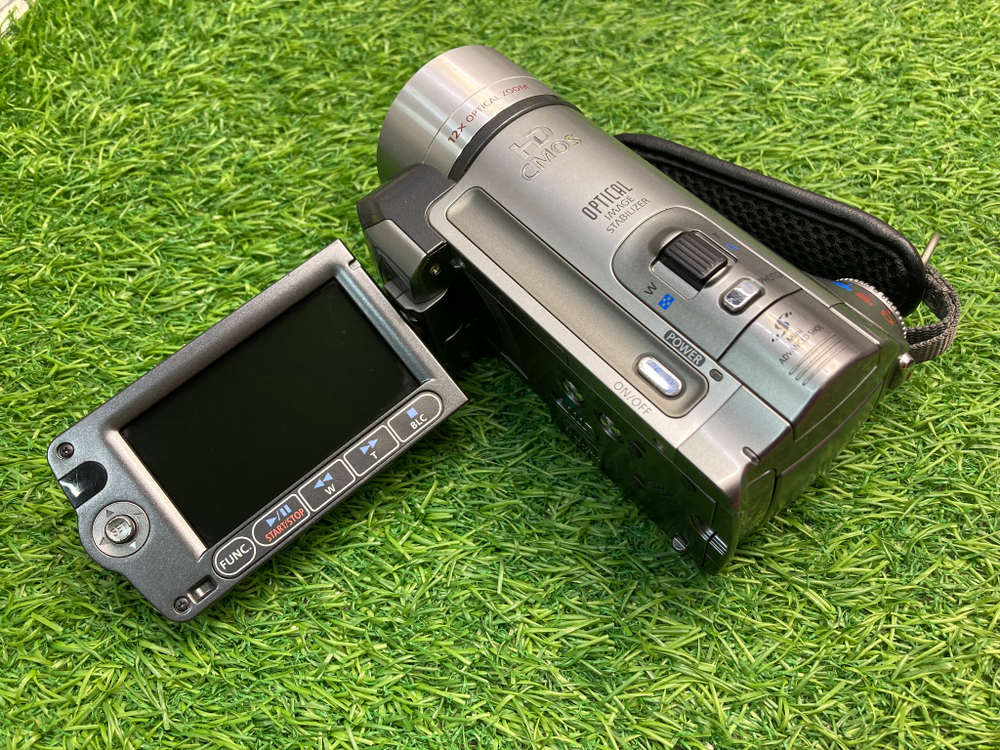 Canon HF100