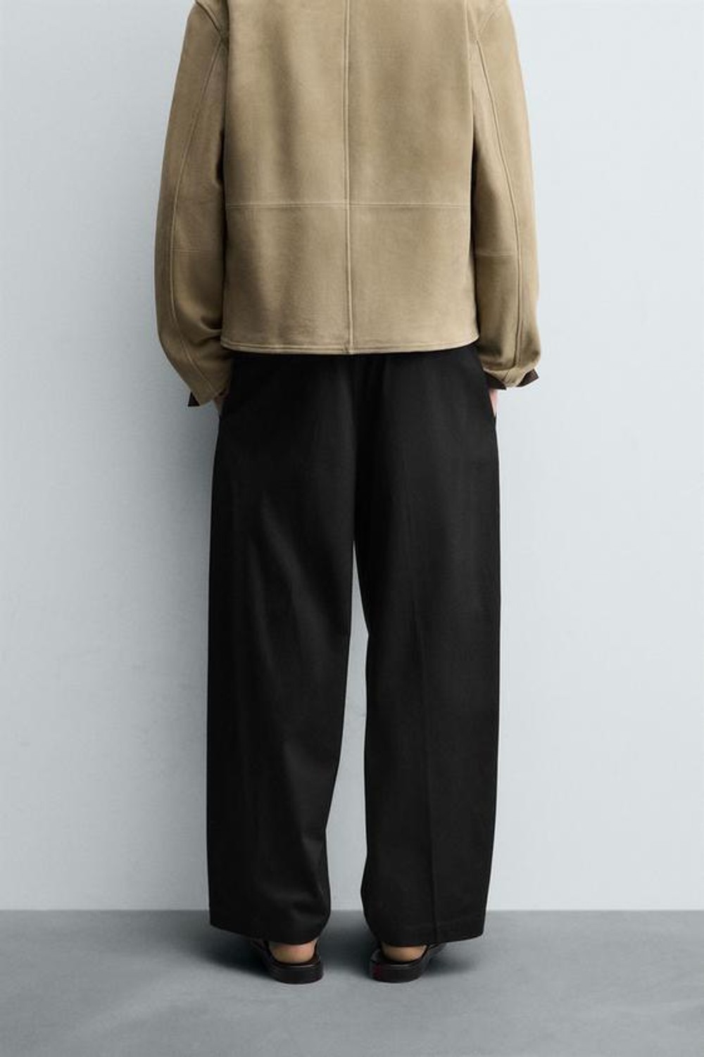 ZARA БРЮКИ RELAXED FIT СО СКЛАДКАМИ, ЧЕРНЫЙ