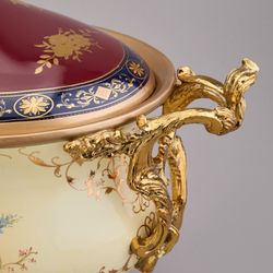 ВАЗА ДЛЯ СЕРВИРОВКИ СТОЛА С КРЫШКОЙ 41*20 СМ. ВЫСОТА=31 СМ