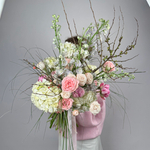 Букет с цветущими ветками “Вкус жизни”