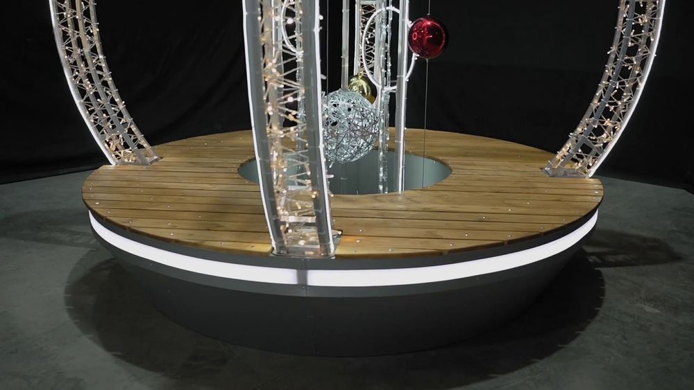 Светодиодная конструкция со скамейкой "Елочный шар с подвесками"