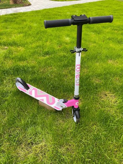 Складной двухколёсный самокат со светящимися колёсами и платформой Micar Flash 145 белый