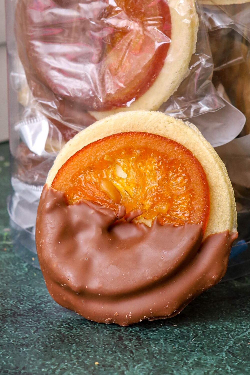 Три апельсина в шоколаде, три печенья с предсказаниями, пряник елка с ветками, Пряня