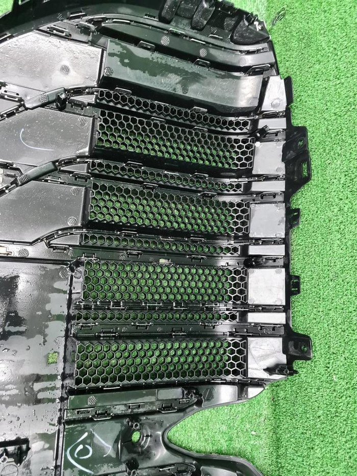 Решетка радиатора Voyah Dream (2021-н.в.)