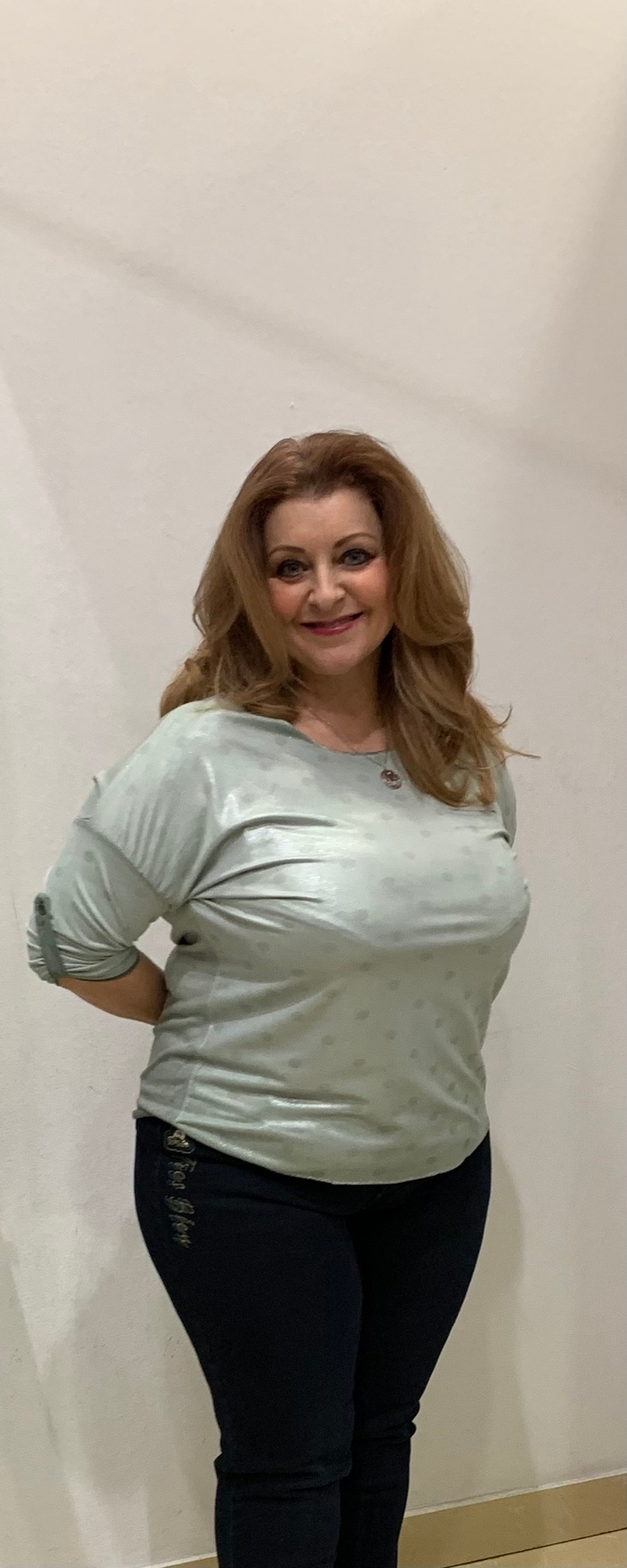 Нарядный блестящий по лицевой стороне блузон