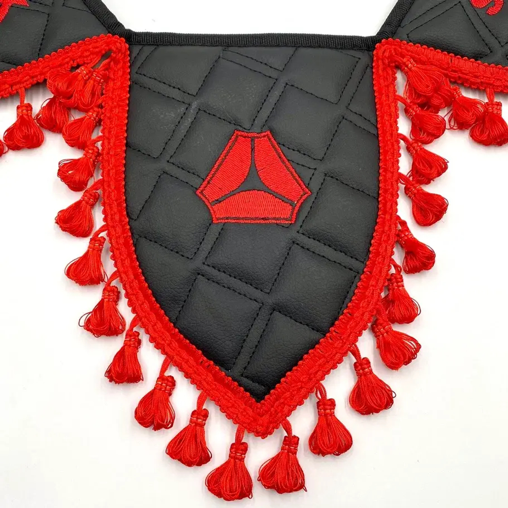 Вымпел тройной Sitrak (экокожа, черный с красной вышивкой)