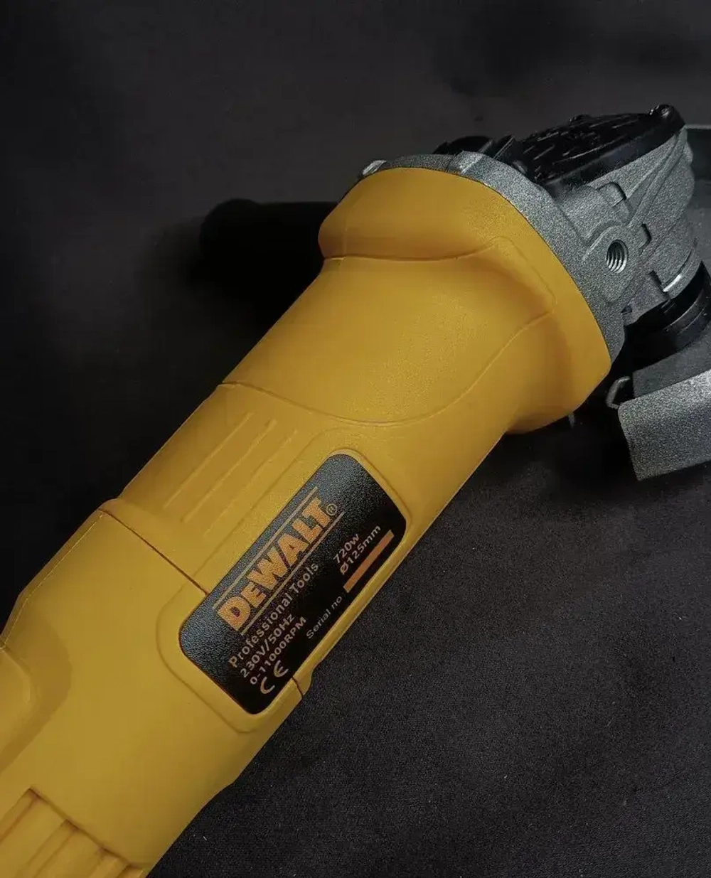УШМ 125 DeWALT углошлифовальная болгарка DWE8110S