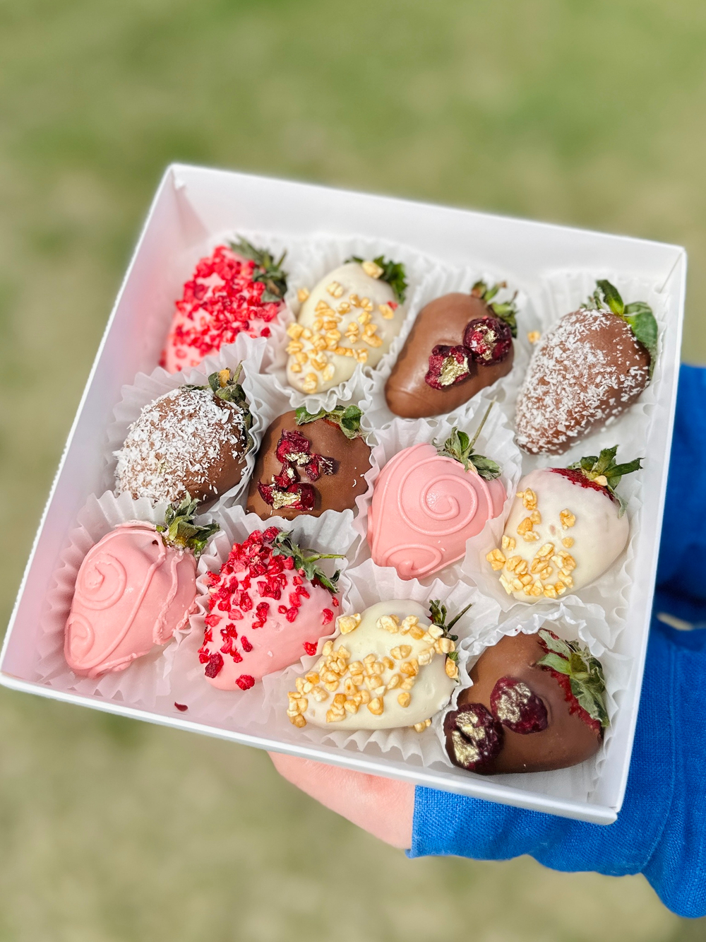 Клубника в шоколаде "Happy day" в наборе 9-12 шт
