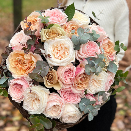 🌸 Миндальный микс — букет интерьерных и ароматных садовых роз — 8 марта у Феи