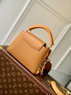 Louis Vuitton Capucines Mini