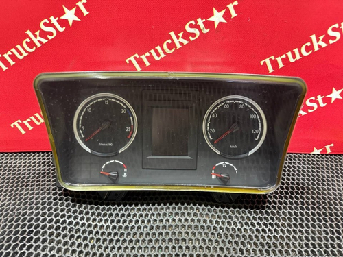 Панель приборов