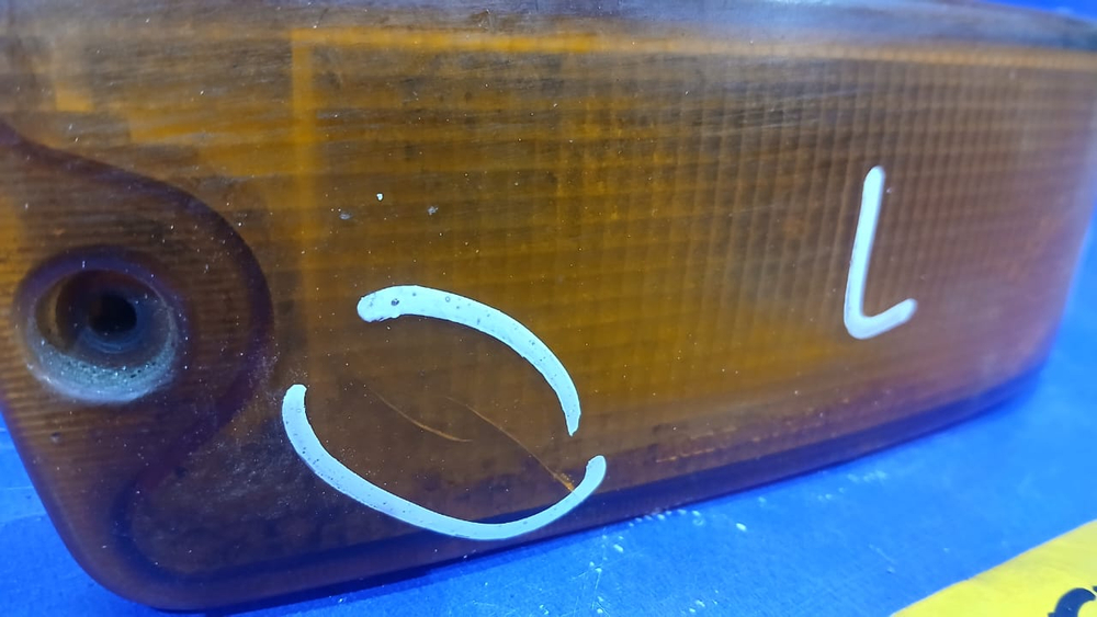 Повторитель в бампер левый MITSUBISHI DELICA 1998