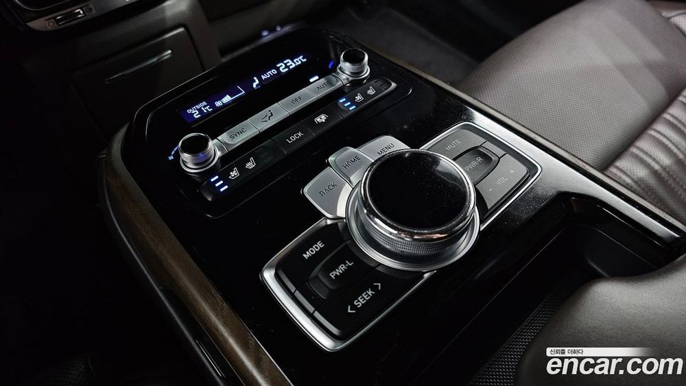Genesis G90 5.0 AWD (07.2020)