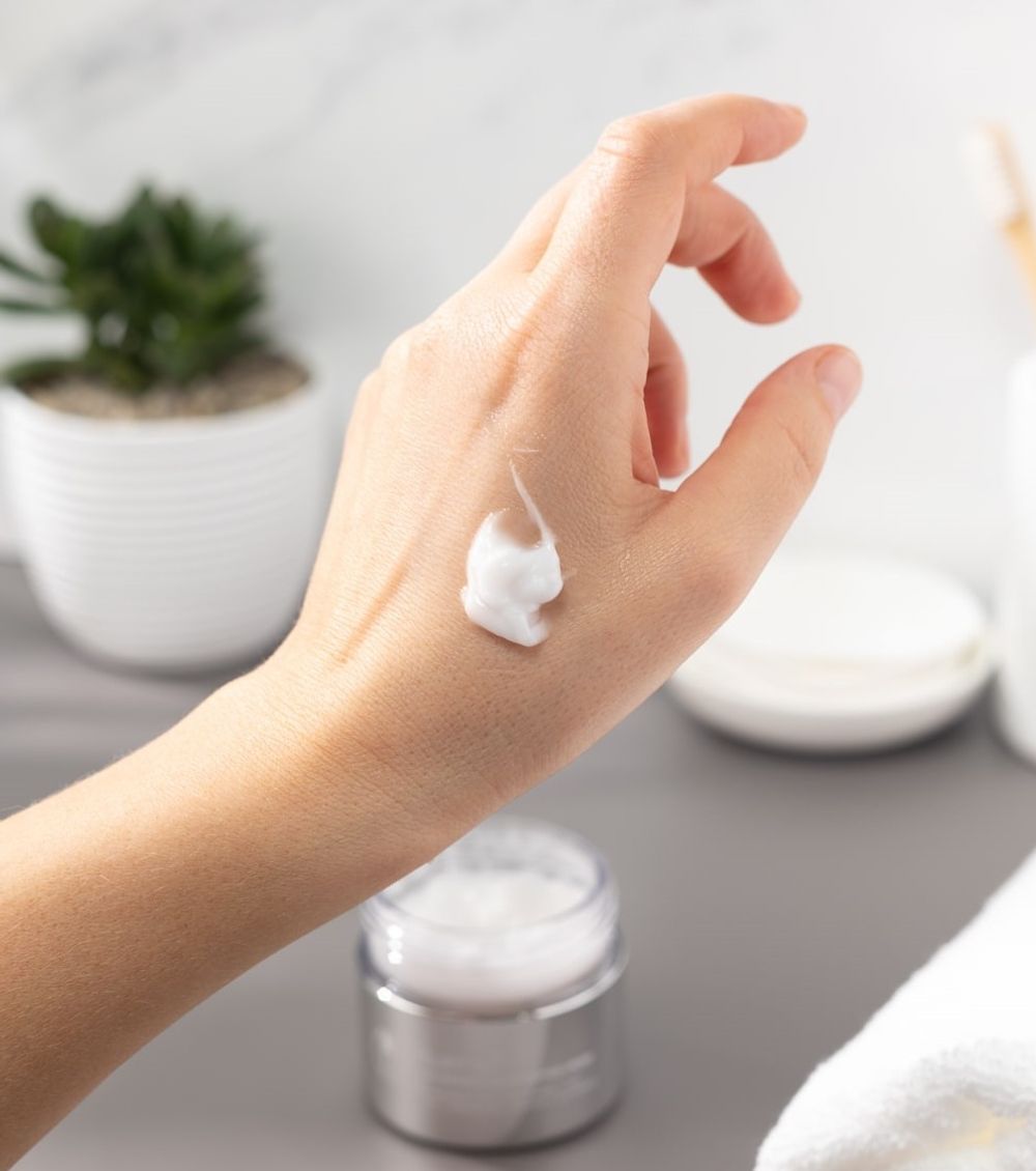 Пептидный крем против морщин с черным трюфелем Bueno Anti-Wrinkle Fill Up Peptide Cream 80 мл.