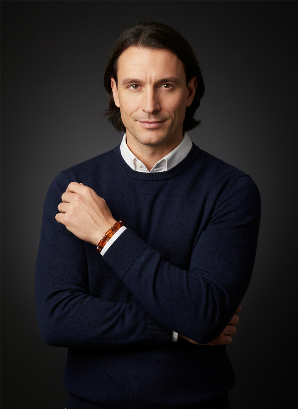 Браслет на руку. Янтарь натуральный формованный