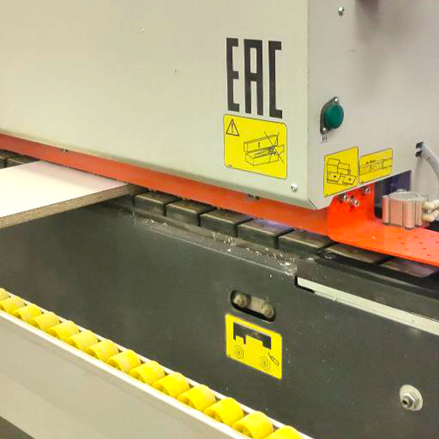 Автоматический кромкооблицовочный станок