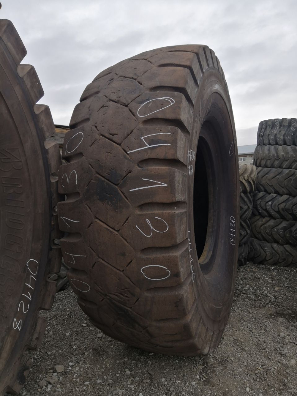 33.00R51 Bridgestone VRDP шина б/у