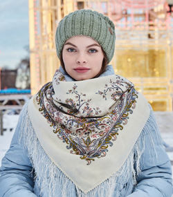 Платок шерстяной с шелковой бахромой