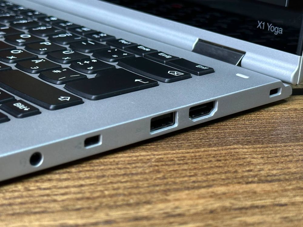 14" Ноутбук Lenovo ThinkPad Yoga X1 Gen 2 Oled Silver (2560x1440, Intel Core i7-7600U, RAM 16ГБ, SSD 512ГБ, Intel HD Graphics 620, Win 10 Pro)