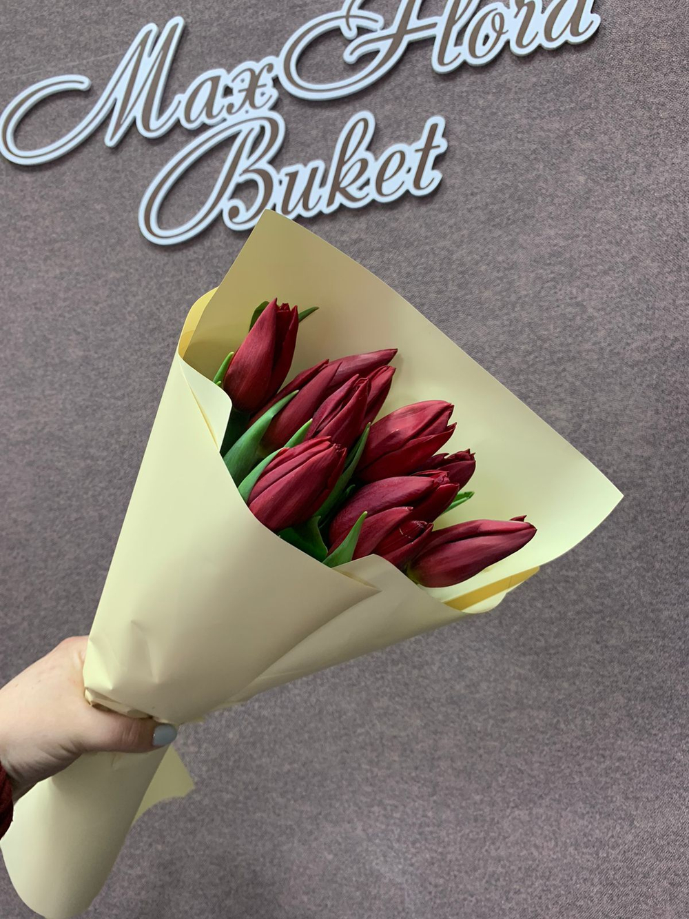 Букет 11 тюльпанов 8 Марта М-63