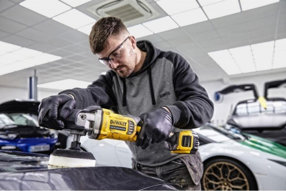 Шлифмашина полировальная аккумуляторная DeWALT DCM 849 N без АКБ и ЗУ DCM849N-XJ