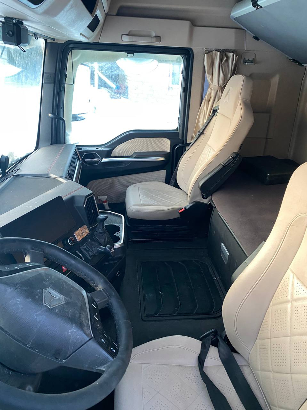 SITRAK C7H MAX 4x2 Седельный тягач ZZ4186V391HE (Дизельный, 12,4 л, 480 л.с., АТ)