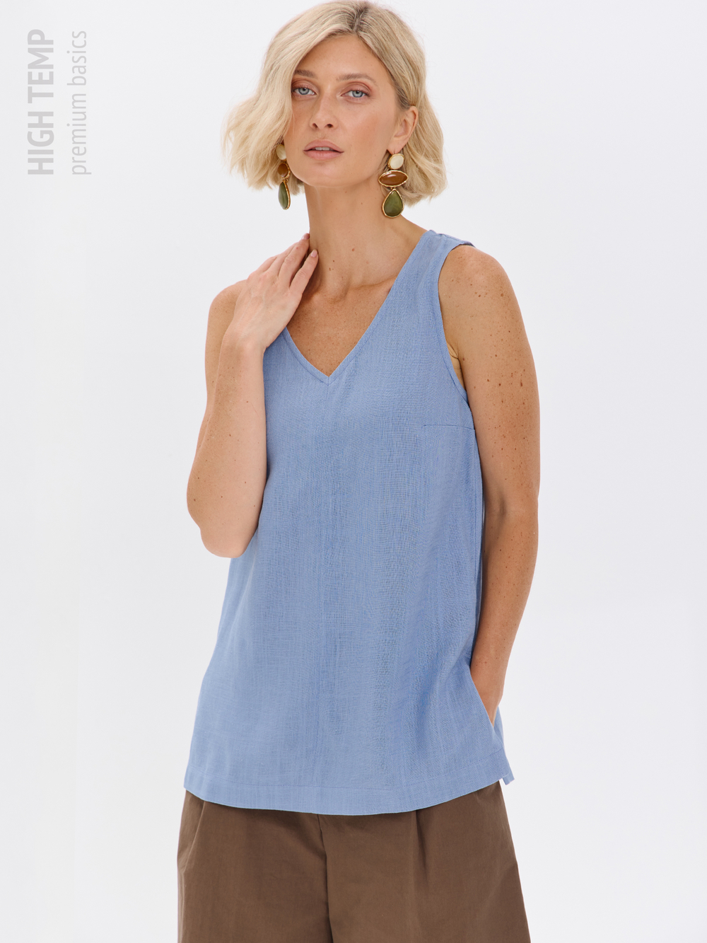 Удлиненный топ из льна с V-вырезом