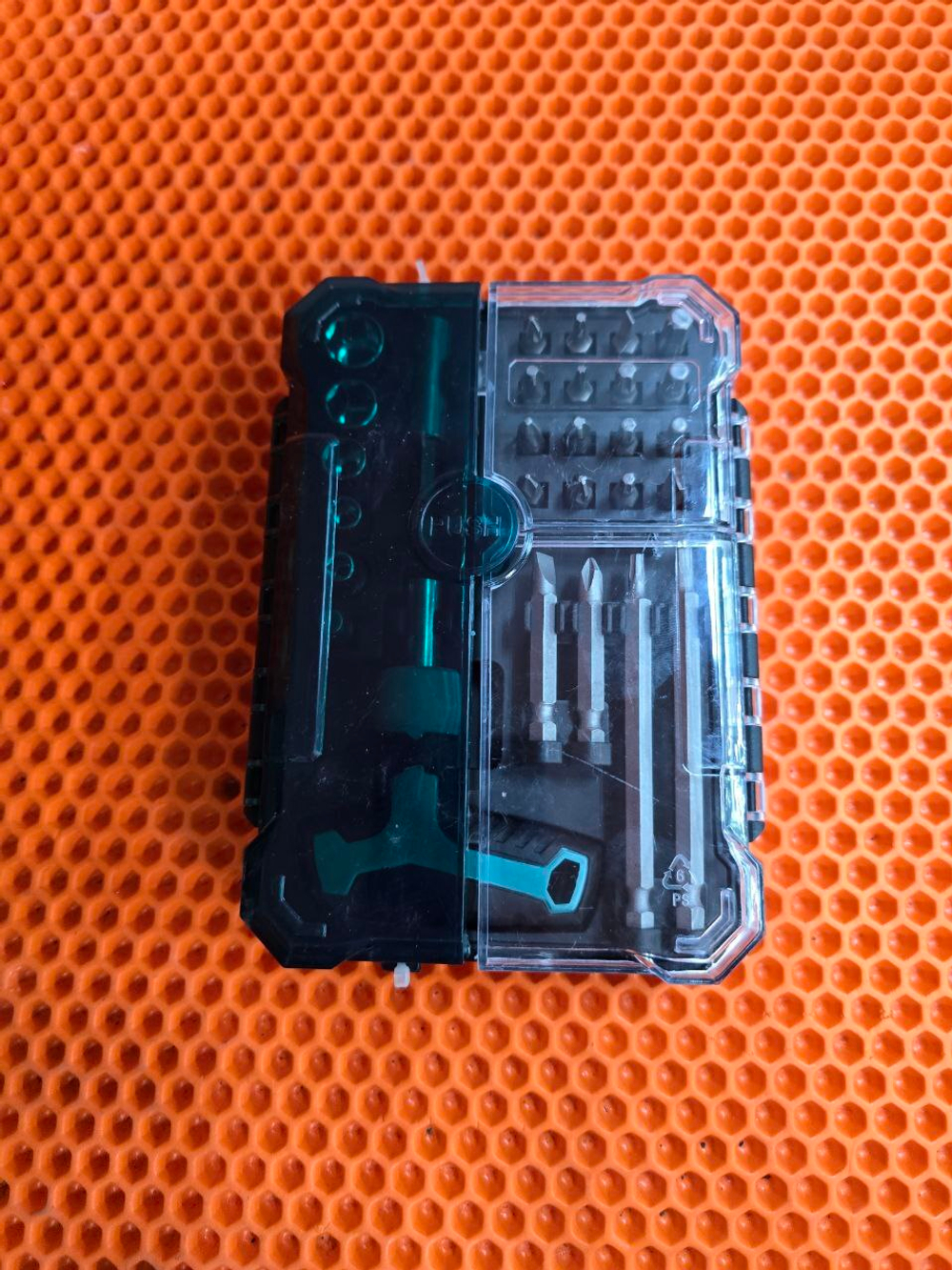 Новый Набор инструментов master hend черный 28 предметов