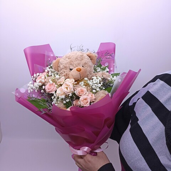 Букет с игрушкой "Мишутка"