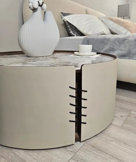 Стол журнальный 4674, Ø80х32 см, глянцевая керамика, экокожа