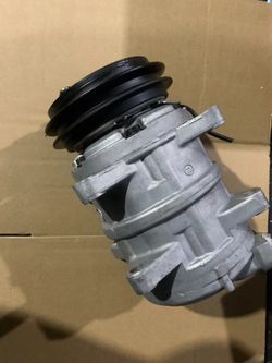 Компрессор кондиционера Nissan Paladin D22 QD32 KA24 оригинал