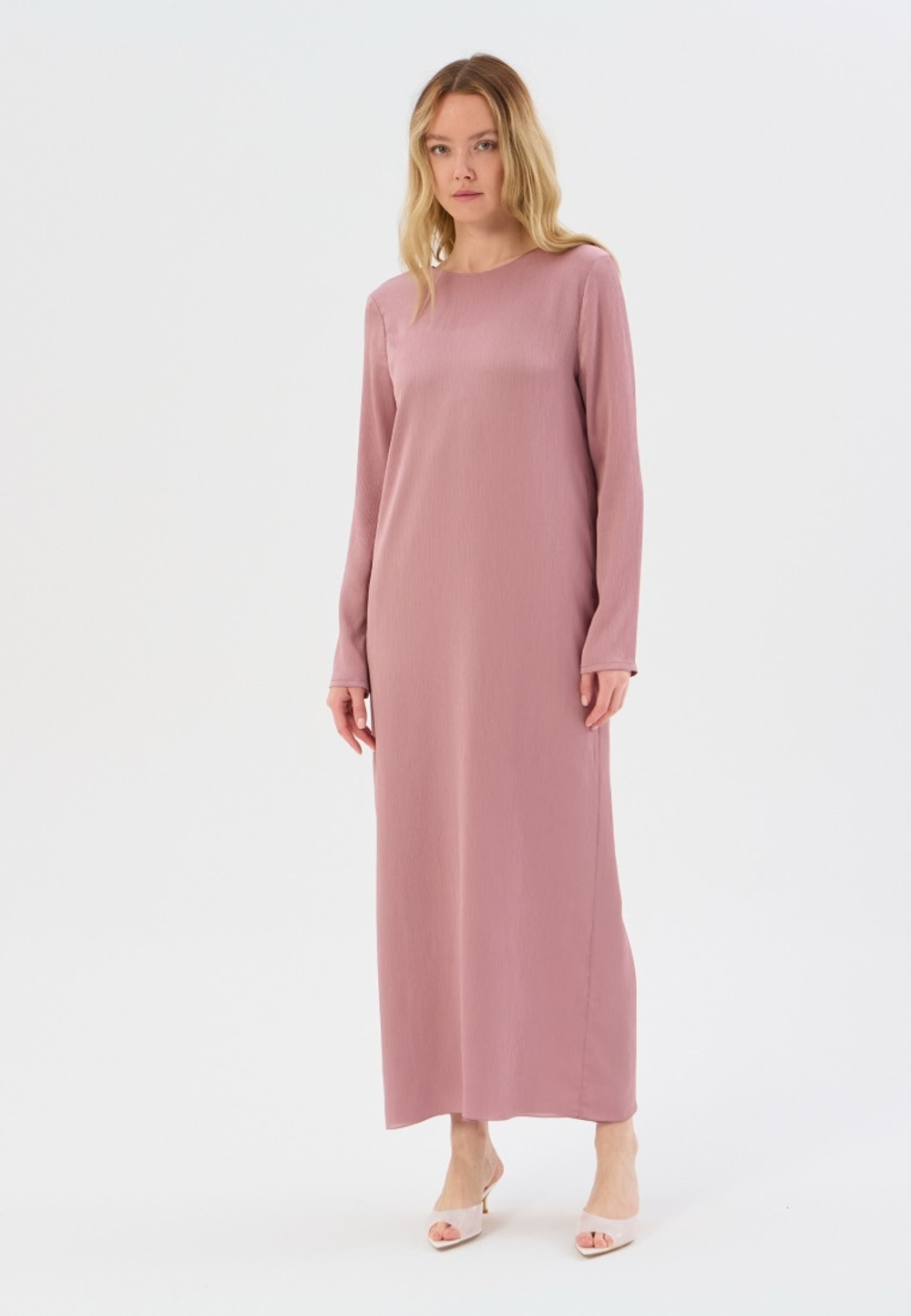 Платье жатка с открытой спиной розовое