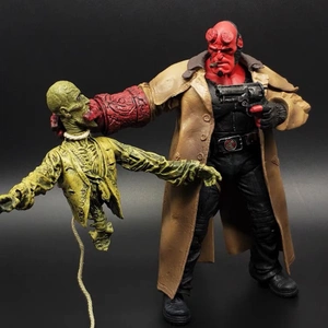 Mezco Hellboy Movie Series 1 HELLBOY WITH IVAN CORPSE action  figure