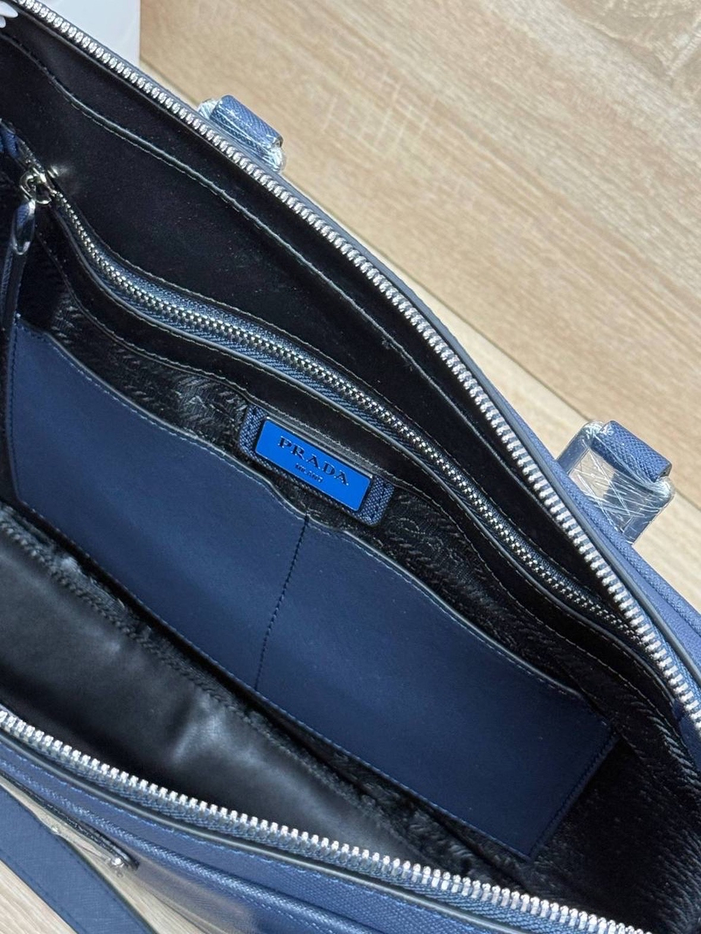 Портфель Prada