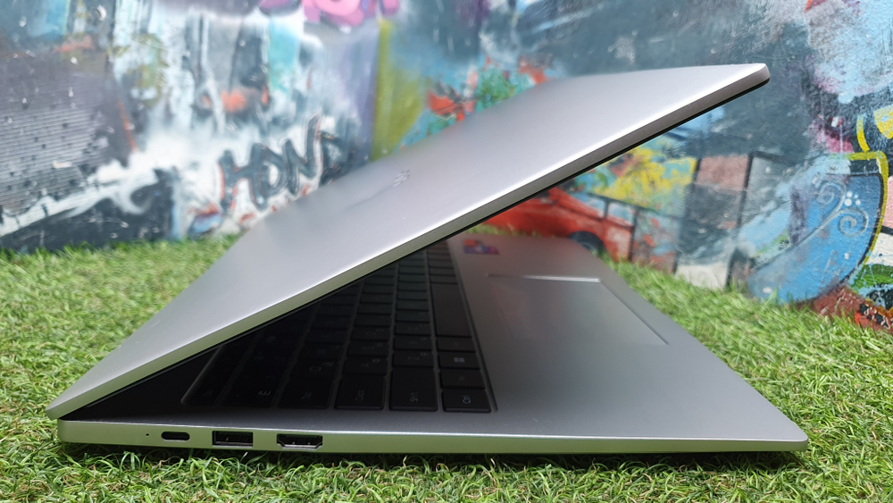 Ноутбук Honor Ryzen 7/16Gb/FHD