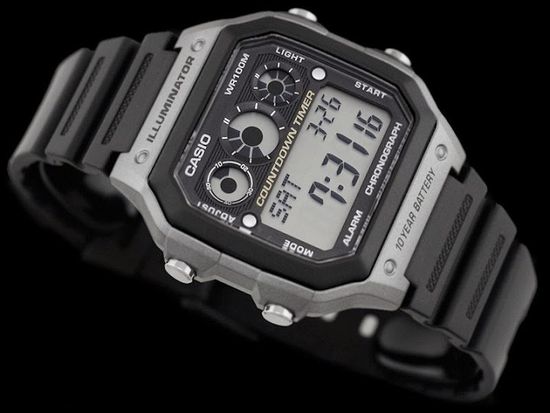 Мужские японские наручные часы Casio AE-1300WH-8A